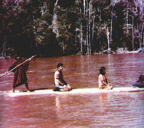 Ashaninkas en el rio